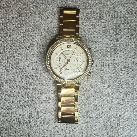 Micheal Kors gold tone watch - Picture 2 of 4